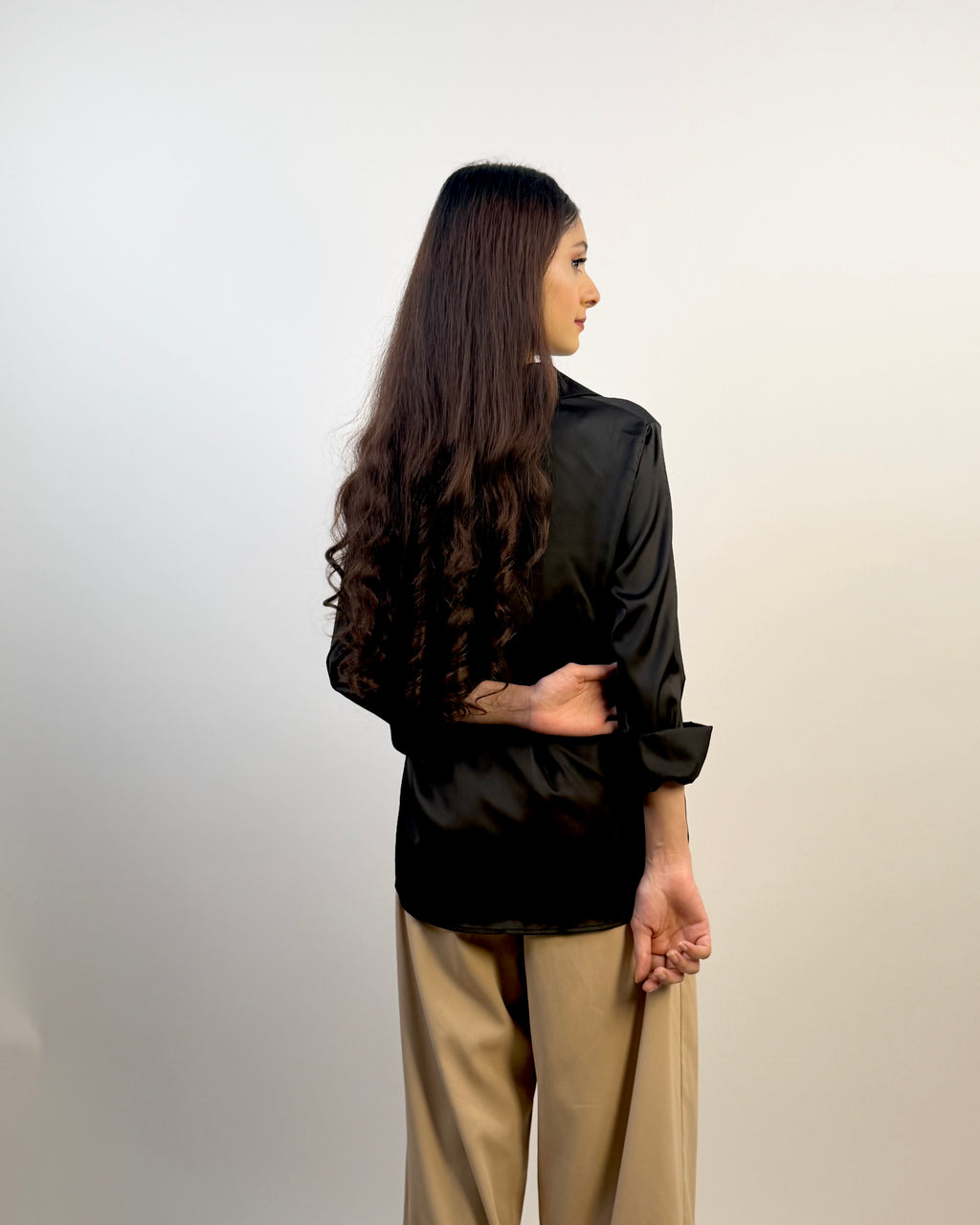 BLACK BUTTON-DOWN SHIRT