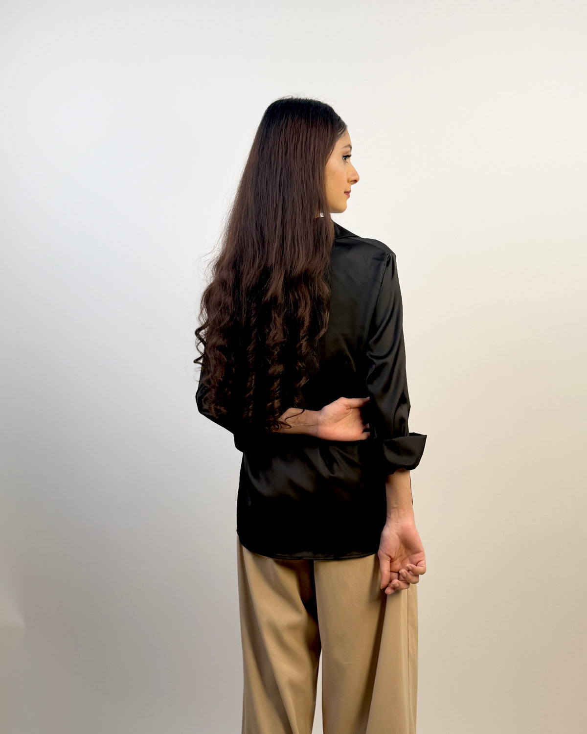 BLACK BUTTON-DOWN SHIRT