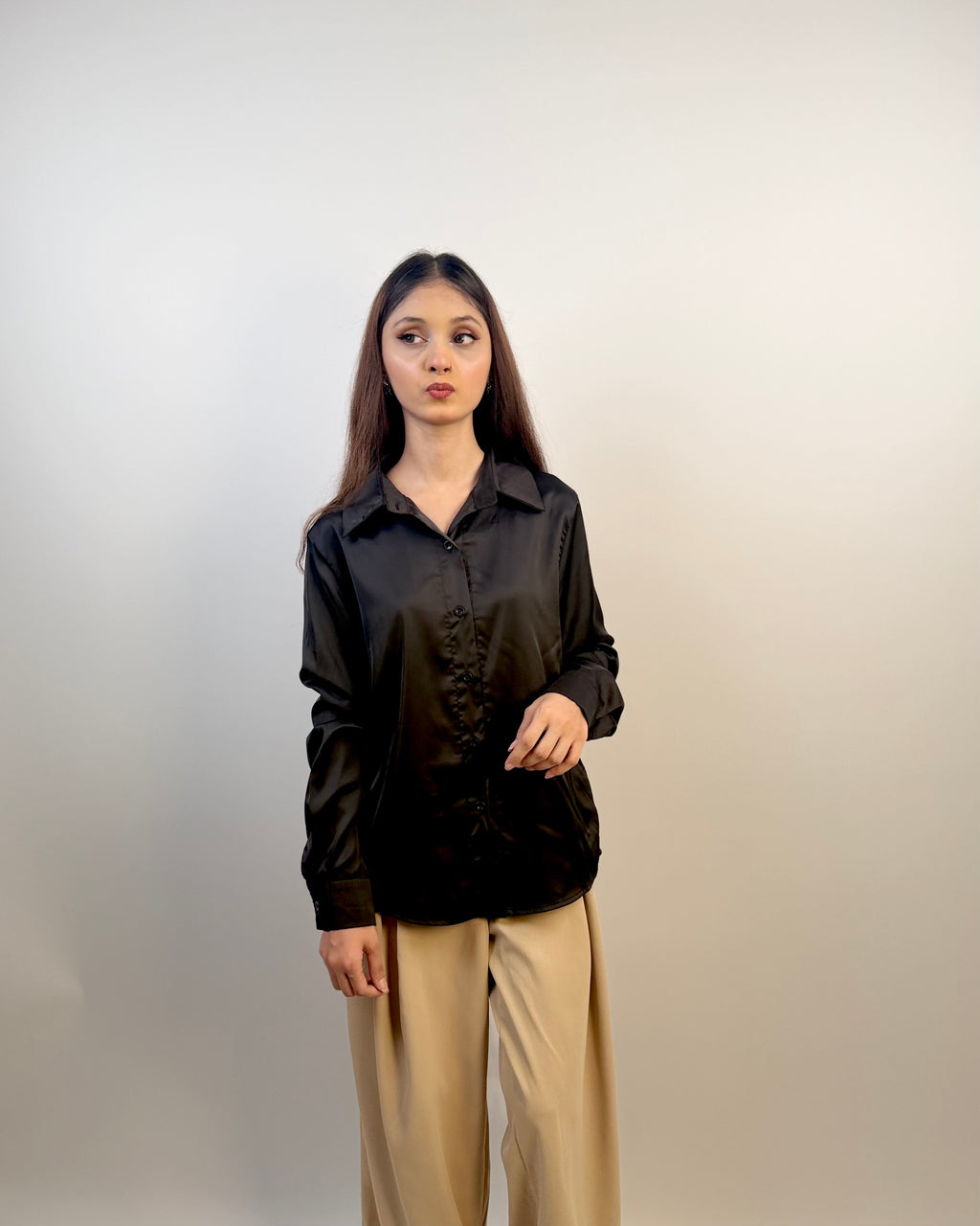 BLACK BUTTON-DOWN SHIRT